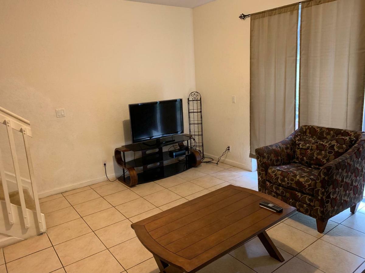 Bedroom Suite In Lauderdale Lakes Townhome Fort Lauderdale Dış mekan fotoğraf